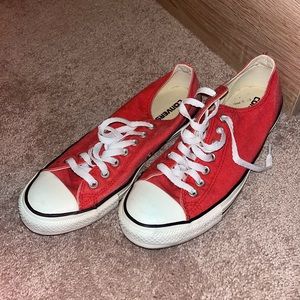GUC Women’s Size 10 Red Converse